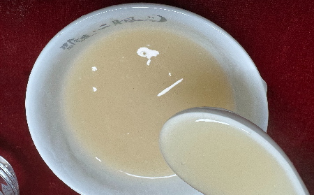 多少媽媽栽在輔導作業(yè)上！姥姥端來的一杯溫熱有機葛根粉，竟成了情緒 “滅火器”